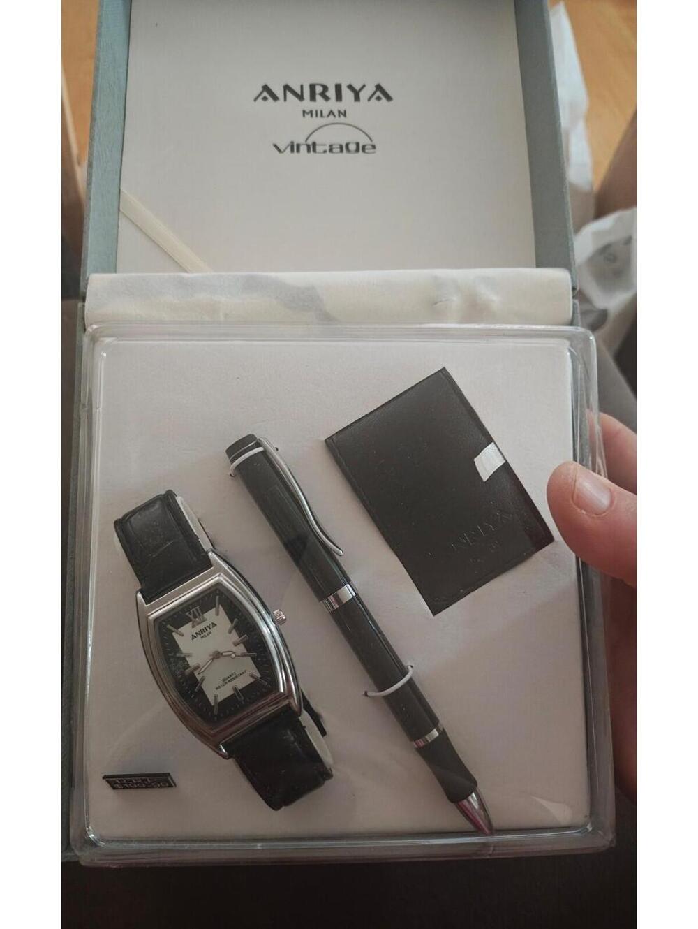 1990s Anriya Milan Men's Gift Set-Rectangular Watch, Pen, Cardholder NOS
